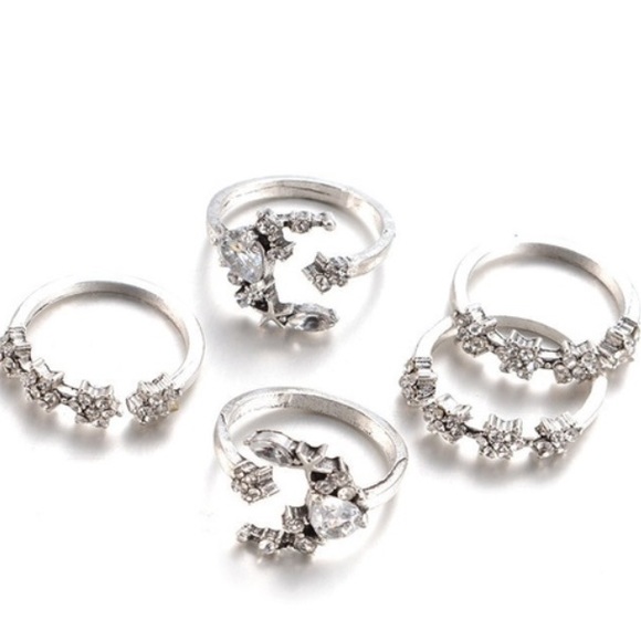 ✨Celestial Moon and Stars Midi Ring Set✨ - Picture 4 of 5